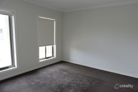 Property photo of 28 Burchill Avenue Cranbourne East VIC 3977