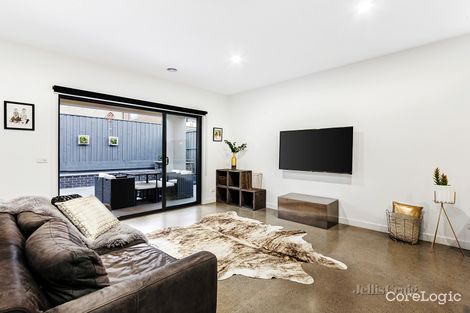 Property photo of 24 Flora Grove Wantirna South VIC 3152