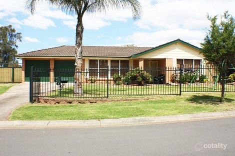 2 Melrose Pl, Bossley Park, NSW 2176