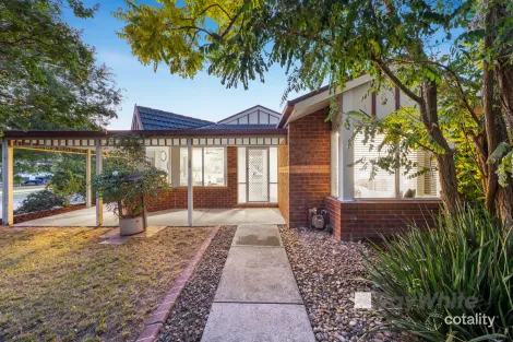 Property photo of 20 Turnberry Avenue Narre Warren South VIC 3805