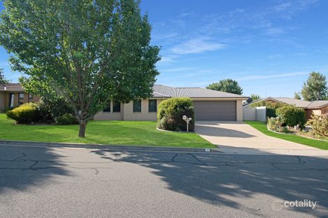 Property photo of 4 Dundale Crescent Estella NSW 2650