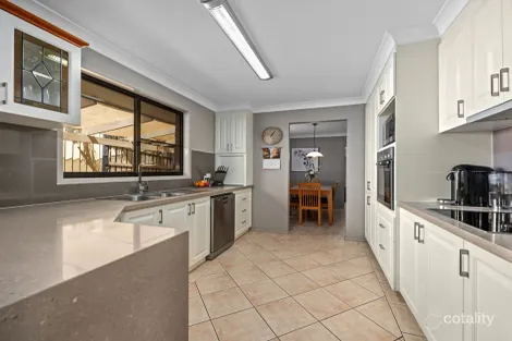 Property photo of 6 Alfred Place Flinders View QLD 4305