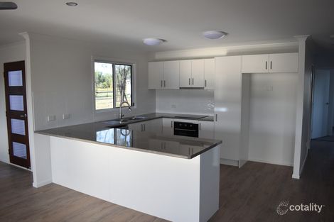 Property photo of 14 Tandara Court Emerald QLD 4720