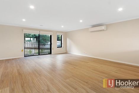 Property photo of 3/157 Ahern Road Pakenham VIC 3810