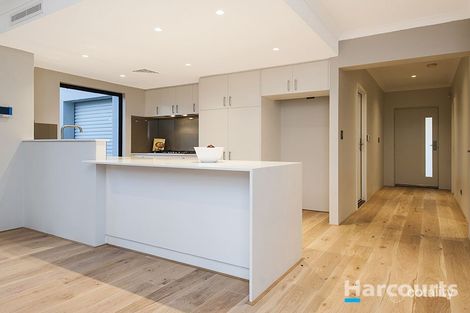 Property photo of 32 Apus Loop Waterford WA 6152