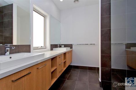 Property photo of 2 Kite Place Wodonga VIC 3690