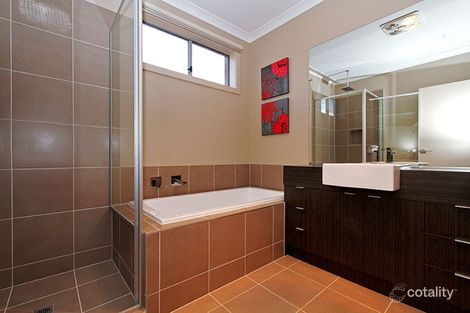 Property photo of 2 Hovell Drive Burnside Heights VIC 3023