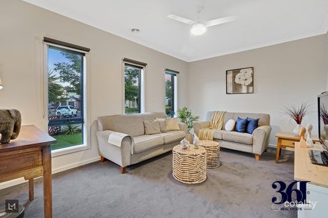 Property photo of 11 Whyalla Place Burnside VIC 3023