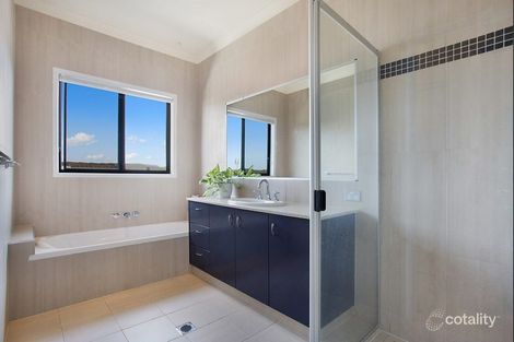 Property photo of 14 Carina Peak Drive Varsity Lakes QLD 4227