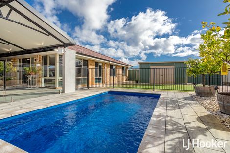 Property photo of 2 Heath Place Thornlie WA 6108