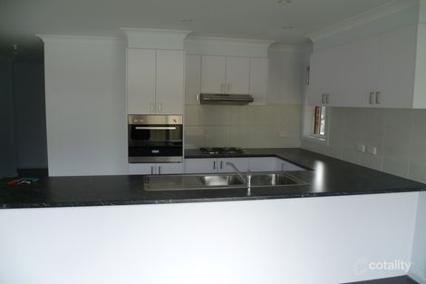 2/44 Snodgrass St, Broadford, VIC 3658