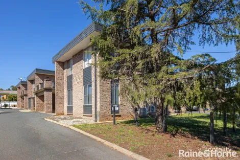 5/1 Joyes Pl, Tolland, NSW 2650