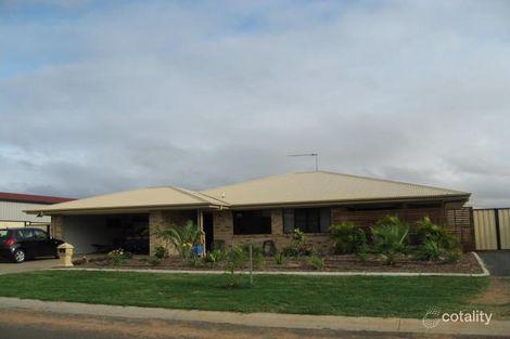 33 Bernborough Ave, Moranbah, QLD 4744