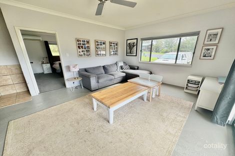 Property photo of 16 Halyard Drive Moruya Heads NSW 2537