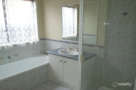 Property photo of 24 Grand Arch Way Berwick VIC 3806