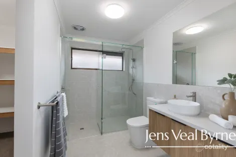 Property photo of 13 Cedar Avenue Alfredton VIC 3350