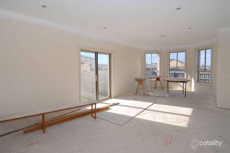 Property photo of 64 Glenbruar Drive Hillside VIC 3037