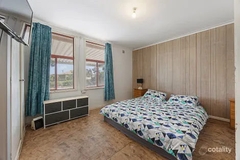 Property photo of 2 Henderson Court Mount Dutton Bay SA 5607