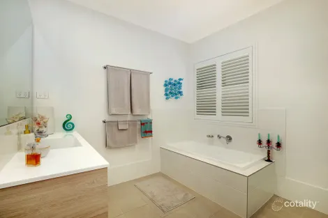 Property photo of 8 Sherwin Crescent Renwick NSW 2575