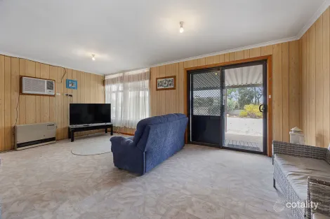 Property photo of 2 Henderson Court Mount Dutton Bay SA 5607