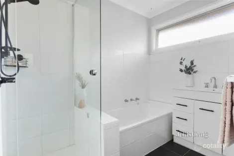 Property photo of 4/152 Mountain View Road Briar Hill VIC 3088
