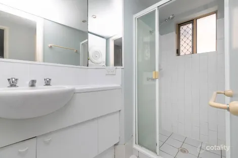 Property photo of 5/15 Clarence Road Indooroopilly QLD 4068