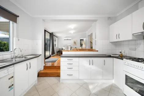 Property photo of 32 Fitzgerald Avenue Enfield SA 5085