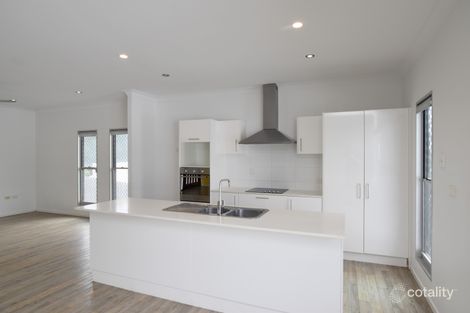 Property photo of 6 Carnarvon Parade New Auckland QLD 4680