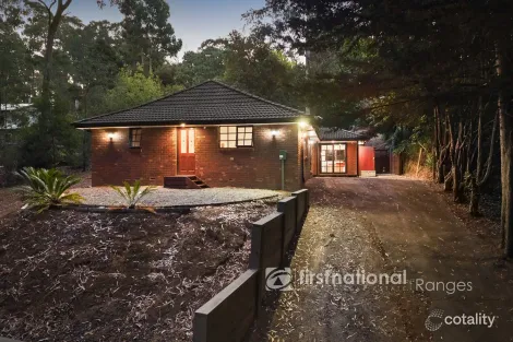 30 Amphlett Ave, Cockatoo, VIC 3781
