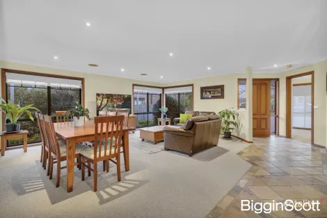 Property photo of 17 Manor Drive Frankston South VIC 3199
