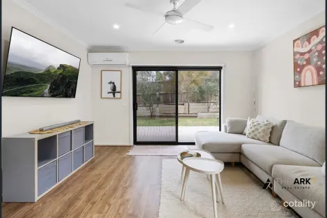 Property photo of 9 Cobham Rise Maddingley VIC 3340