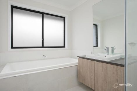 Property photo of 7 Vanderfield Crescent Oran Park NSW 2570