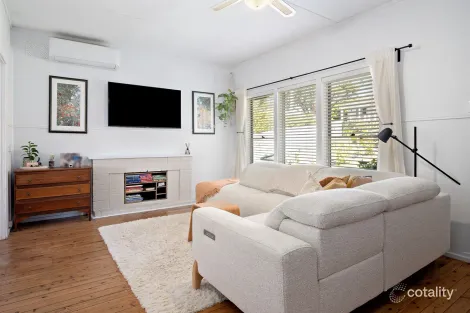 Property photo of 40 Ronald Avenue Narraweena NSW 2099