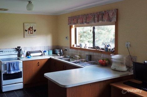 Property photo of 3 Honeysuckle Drive Woodside SA 5244