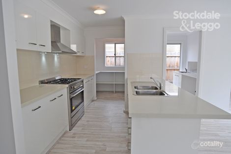 Property photo of 30 Honeyeater Circuit Inverloch VIC 3996