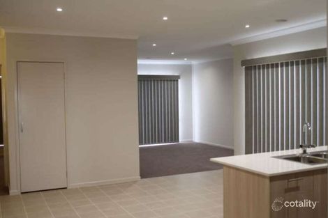Property photo of 27 Smile Crescent Wyndham Vale VIC 3024