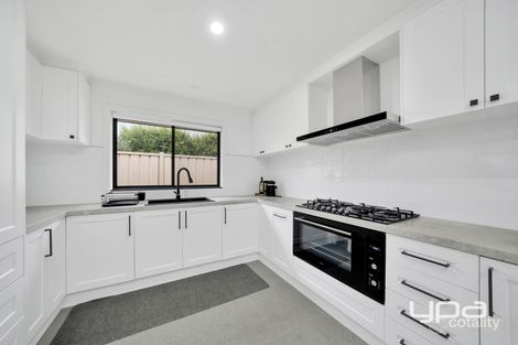 Property photo of 10 Egton Court Craigieburn VIC 3064