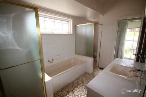 Property photo of 8 Matlock Court Caulfield North VIC 3161
