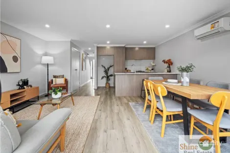 Property photo of 8 Hare Mews Cranbourne East VIC 3977