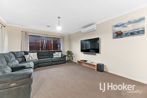 Property photo of 6 Caitlin Drive Pakenham VIC 3810