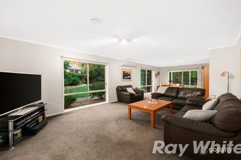 Property photo of 18 Garland Rise Rowville VIC 3178