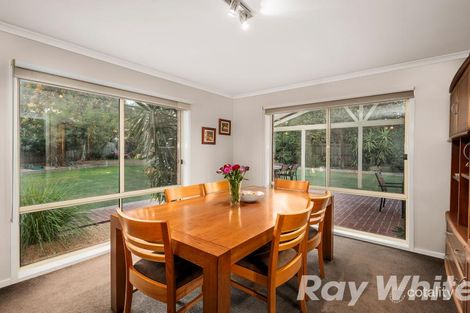 Property photo of 18 Garland Rise Rowville VIC 3178