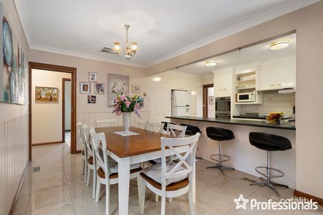 Property photo of 2 French Close Mooroolbark VIC 3138