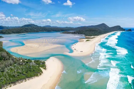 Property photo of 99 Amaroo Drive Smiths Lake NSW 2428