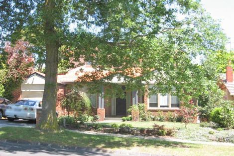 8 Lille St, Surrey Hills, VIC 3127