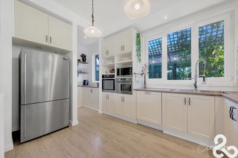 Property photo of 35 Applegum Drive South Morang VIC 3752