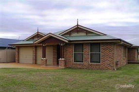 34 Warrigal St, Nowra, NSW 2541