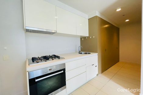 Property photo of 3105/33 Mackenzie Street Melbourne VIC 3000