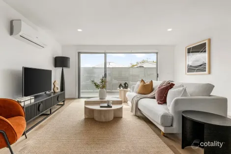 Property photo of 4/49 Rosamond Road Maidstone VIC 3012