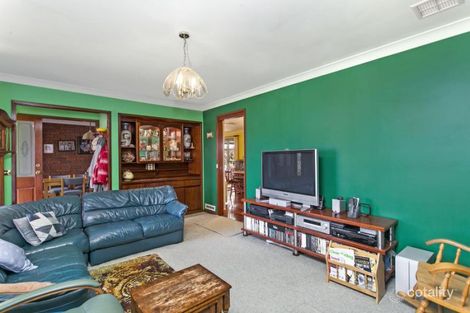 Property photo of 16 Temora Place Karabar NSW 2620